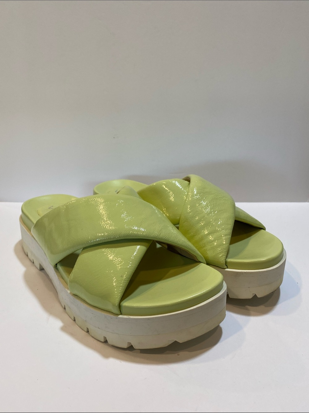 Vionic Lime Green Vesta Crisscross Platform Slide Sandals